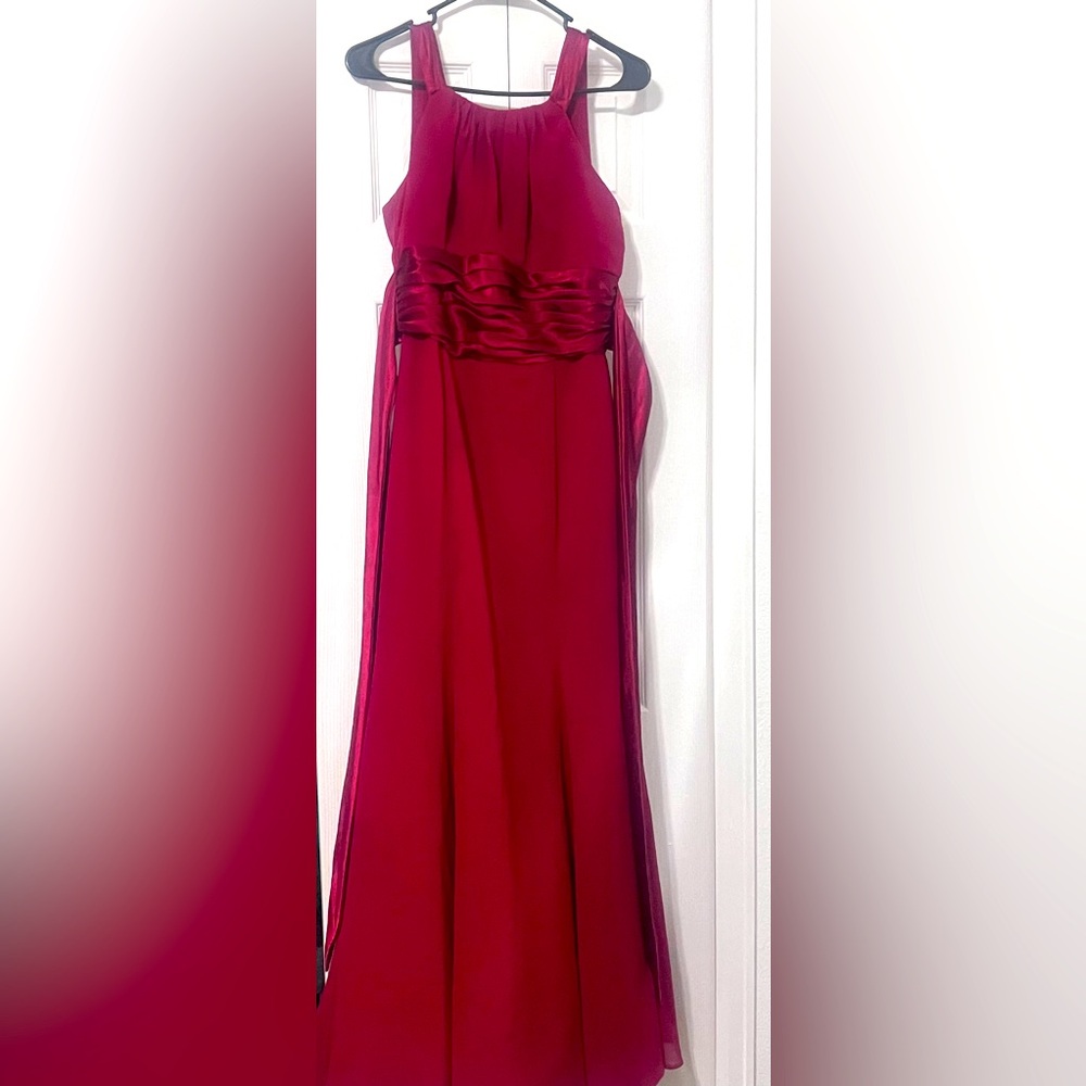 David’s bridal bridesmaid dress worn once size 10
